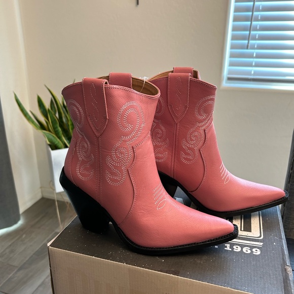 Women's Pretty N' Prissy Fashion Boot, Pink, 10 - Picture 12 of 13